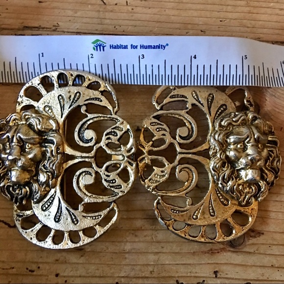 Vintage Interlocking Lionshead Brass Belt Buckle - Picture 5 of 6
